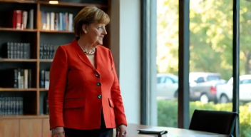 Einfluss von Politik auf die Finanzbildung (9/10)